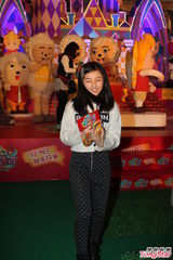 组图:《喜羊羊6》北京首映 张子枫变小粉丝助阵