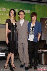 组图：刘培基赞张国荣美男 为何韵诗设计舞衣