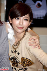 组图：李毓芬郭雪芙互捧拉票 宋米秦献厨艺