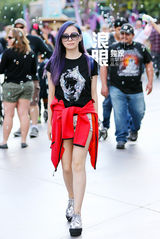 组图：张靓颖迪斯尼开启梦想计划 卖萌扮少女