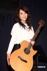 幻灯：蔡健雅生日与歌迷同乐 生日愿望开巡回个唱