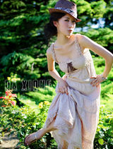 高清组图：“海藻”李念户外时尚写真 清新纯美