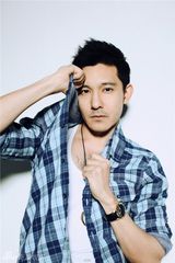 组图：立威廉化身百变型男 圣诞写真大片温馨出炉