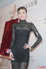 组图：熊黛林情变后首亮相 淡定站台秀美腿