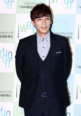 组图：韩国演员李千熙婚礼 众多演员明星出席