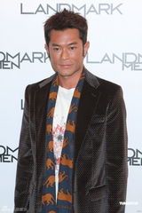 组图：古天乐出席活动 现场与贝安琪当模特走秀