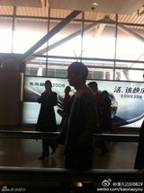 组图：李敏镐抵京备战春晚 引发机场拍照狂潮