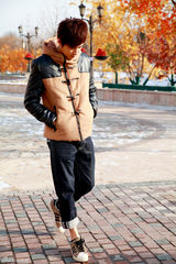 组图：李智楠街拍文艺卖萌 流露清新迷人气质