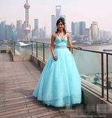 组图：探秘“中国公主”成人舞会 红三代多入选