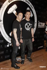 组图：朱茵怀孕一日九餐 黄贯中帮吃体重飙升