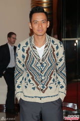 组图：李玟爆乳翘臀性感亮相 刘嘉玲气场强