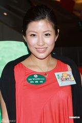组图：前港姐周家蔚大肚亮相 望明年追生女儿