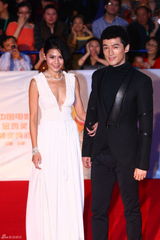 组图：第28届金鸡奖红毯 群星云集女星美艳男星帅气