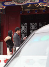 幻灯：谭耀文重心转移内地 神秘女伴陪同逛街看房