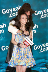 高清图：舒淇碎花连衣裙亮相 尽显窈窕动人身姿