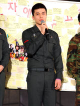 高清图：韩国演艺士兵演唱会 KARA和f(x)到场助兴