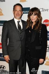 组图：布兰妮性感秀乳沟 金-卡黛珊豪乳抢镜