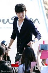 组图：李准河正宇出席釜山电影节舞台问候活动