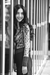 组图：韩雯雯韩国街头写真飘逸曼妙