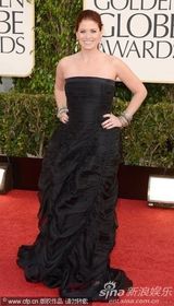 组图：金球奖红毯黛伯拉-梅辛黑裙优雅