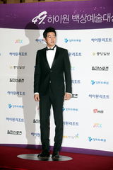 组图：众星亮相韩国百想艺术大赏