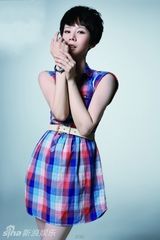 组图：海清十年荧屏逆生长 装嫩扮可爱似萝莉