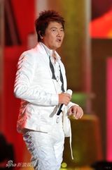 幻灯图集：老中青三代歌手齐聚六十年金曲盛典