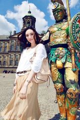 组图：吴佩慈夏日中荷友谊之旅 唯美大片优雅妩媚