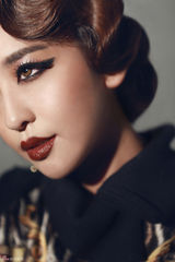 组图：车模曹阳浓情旧上海风韵写真