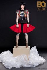 组图：吴莫愁连登杂志封面 气场大片展自信之美