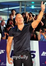 组图：《速度与激情6》韩国首尔举行首映红毯