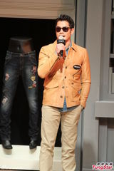 组图：郭富城回应城叶恋 怒斥报道不实