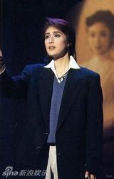 组图：天海佑希46岁生日 宝冢男角剧照大放送