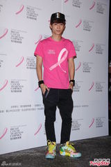 组图：梁家辉断骨恢复好 入围金马影帝将出席