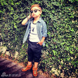 组图：5岁时尚小潮男走红网络迷倒女粉丝