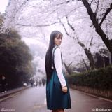 组图：武大女神赏樱花 清秀淡雅文艺范儿