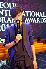 组图：首尔电视节各奖项揭晓 于小彤获最具人气奖