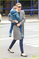 组图：奥兰多米兰达宣布离婚后共同带儿出街