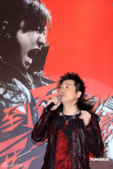 幻灯：庾澄庆“到死都要18岁” 有望泳渡日月潭