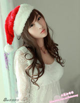 幻灯图集：小龙女彤彤化身圣诞宝贝 秀蕾丝装