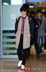 组图：SJ与INFINITE等结束雅加达公演亮相机场