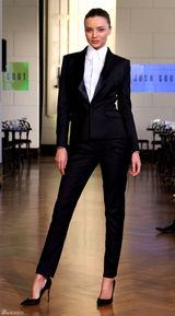 高清组图：辣妈超模米兰达-可儿现身悉尼走秀