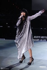 高清图：张惠妹罗大佑杨乃文摇滚个唱High翻全场