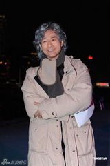 组图：郑少秋不识新老板 不谈期待只想做好本分