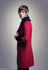 组图：M4M成员方逸伦宣传照 展邻家花美男气质