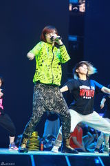 组图：快女12强素颜彩排 积极备战冲刺决赛