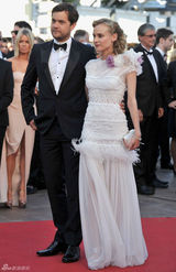 组图：黛安-克鲁格携男友亮相秀恩爱