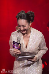 组图：宁静难拒郭德纲献主持首秀 跨界执掌话筒