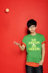 组图：胡夏《当代歌坛》写真曝光 表情斯文经典