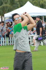 组图：甄子丹自嘲高尔夫初哥 菲尔普斯遭抢镜